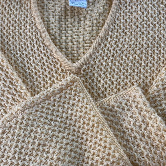 A buttery warm knit sweater, clean and well taken care of wore very lightly. - Picture 4 of 4